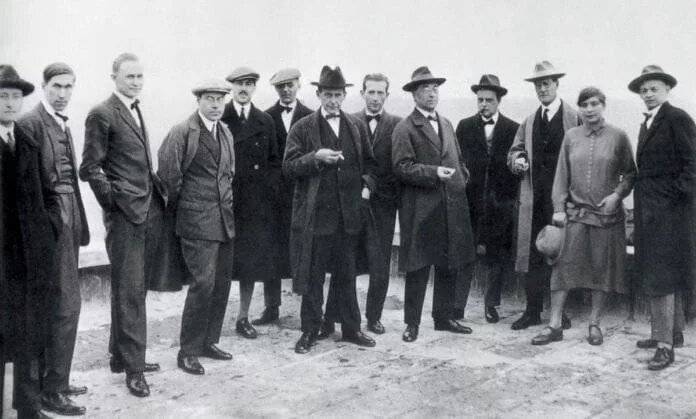 Interpretarea esteticii moderne mișcarea Bauhaus explicată