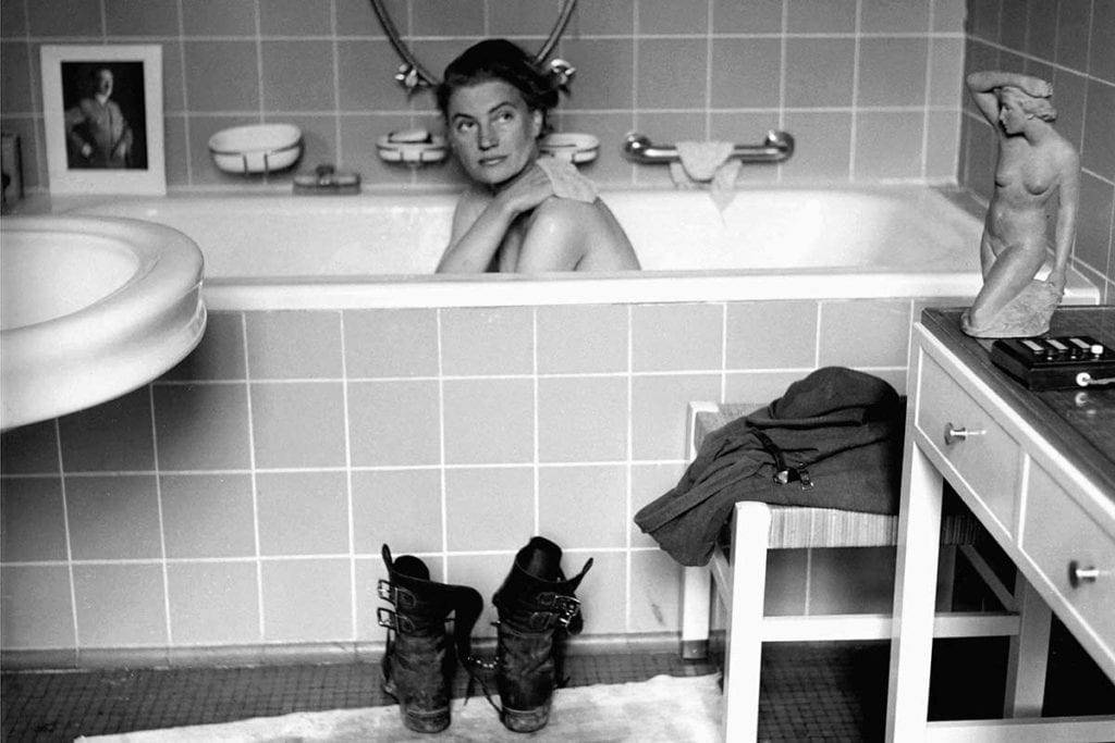 Lee Miller Fotoreporter și un simbol al mișcării suprarealiste