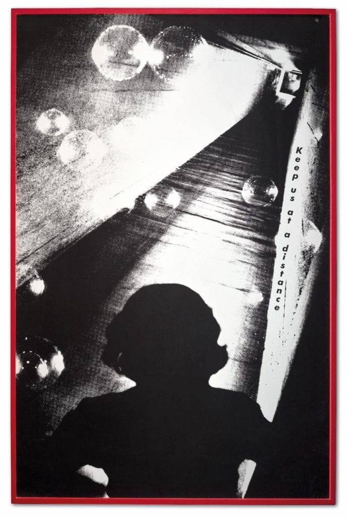 Din anii 1990 Kruger a creat instalații imersive la scară largă, acoperind uneori spații întregi ale galeriei cu cuvinte; ea a numit expoziția sa la Mary Boone Gallery, New York, 1991 „arena ostilității”. Kruger a realizat, de asemenea, instalații de artă publică pe pereți, panouri publicitare și clădiri din întreaga lume, precum și coperte provocatoare de reviste pentru reviste precum The New Republic și Esquire. Împreună cu practica ei subversivă, Kruger scrie articole polemice pentru The New York Times și The Village Voice.