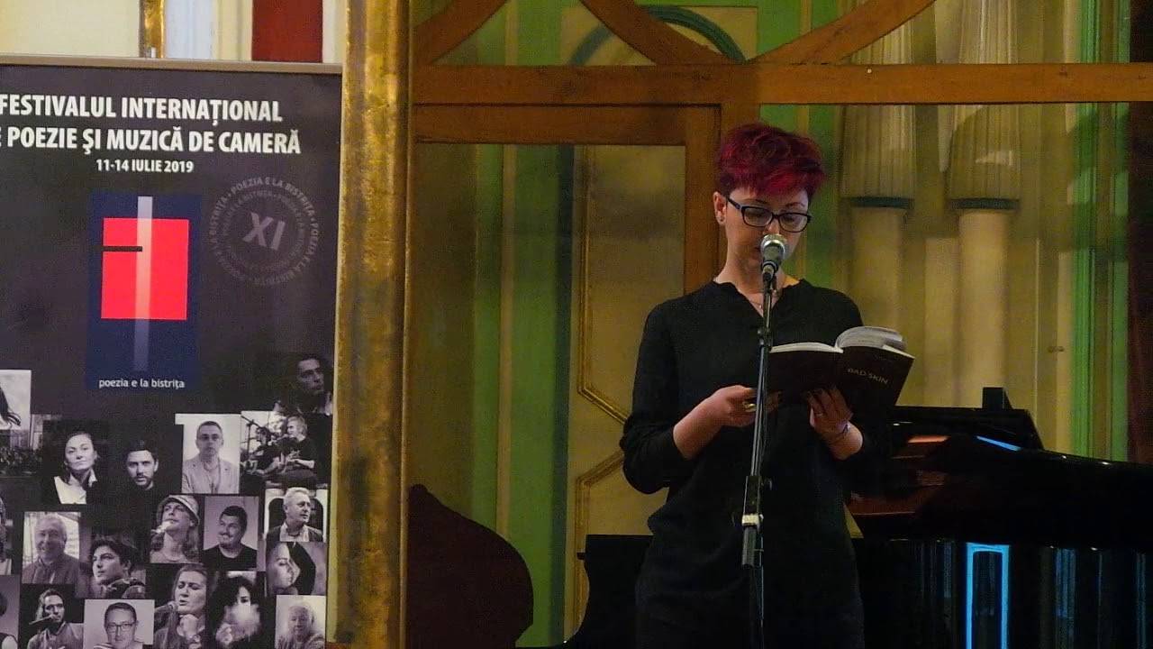 Andreea Gal, sunt zile în care cerul îți moare în brațe