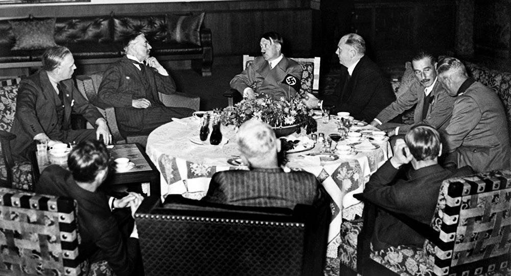 Liderul nazist Adolf Hitler a murit sau nu în urma unui act suicidal