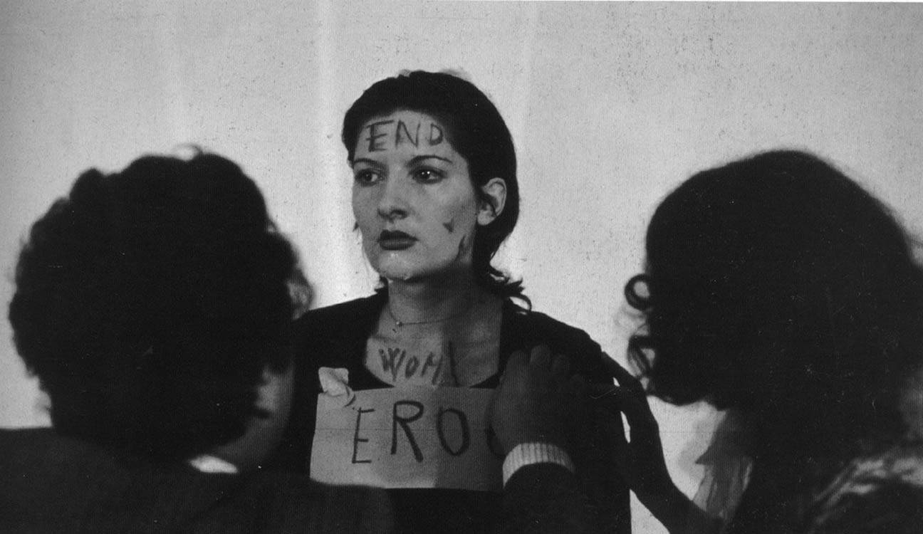 Marina Abramović, încălcând toate granițele