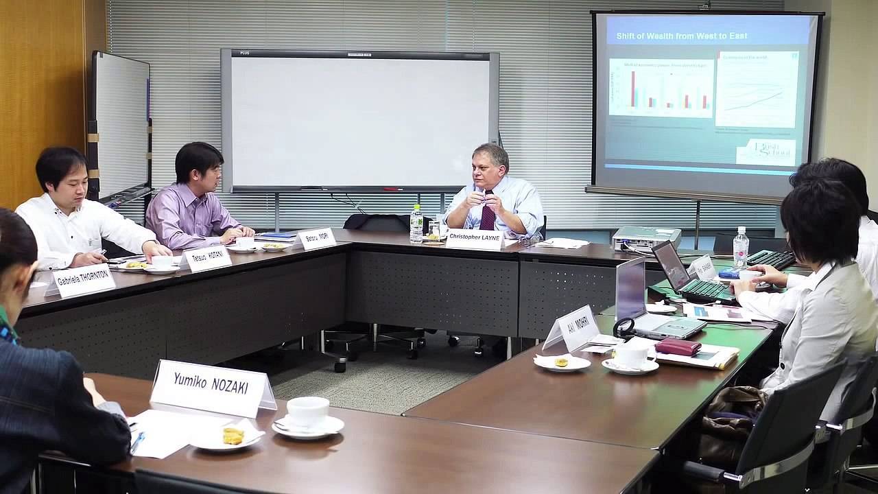 Christopher Layne, Pacea iluziilor