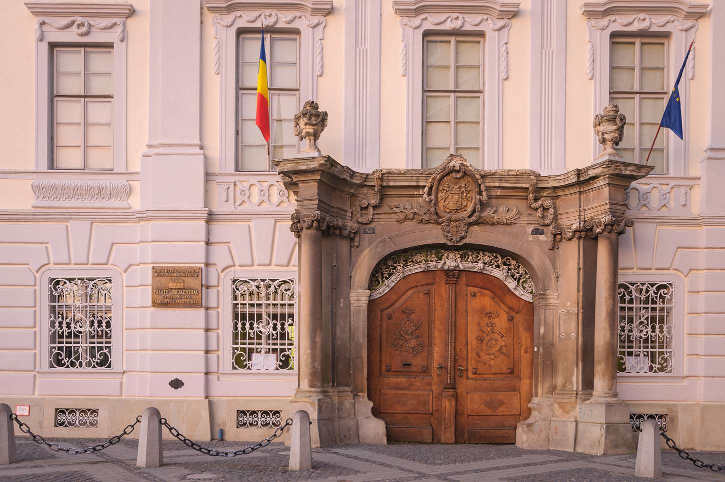 Muzeul Naţional Brukenthal a lansat o invitație către toți vizitatorii. Bucurați-vă de picturile în ulei