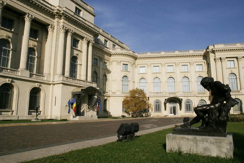 Plimbare pe Calea Victoriei. Ce muzee poți vizita în weekend