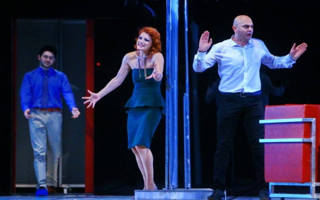 „Proștii sub clar de lună” de Teodor Mazilu, regia Ion-Ardeal Ieremia, la Teatrul Național din Timișoara