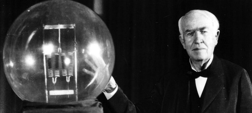 Află cum a fost inventat becul. Inovația lui Thomas Edison