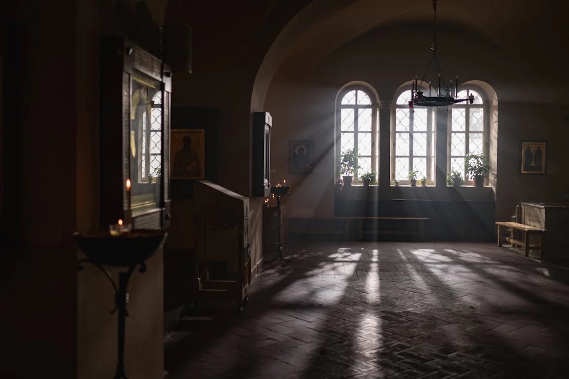 În inima Ortodoxiei: Dogma, Tradiția și Sfânta Liturghie