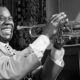Louis Armstrong – Părintele jazzului modern și visul unei lumi minunate